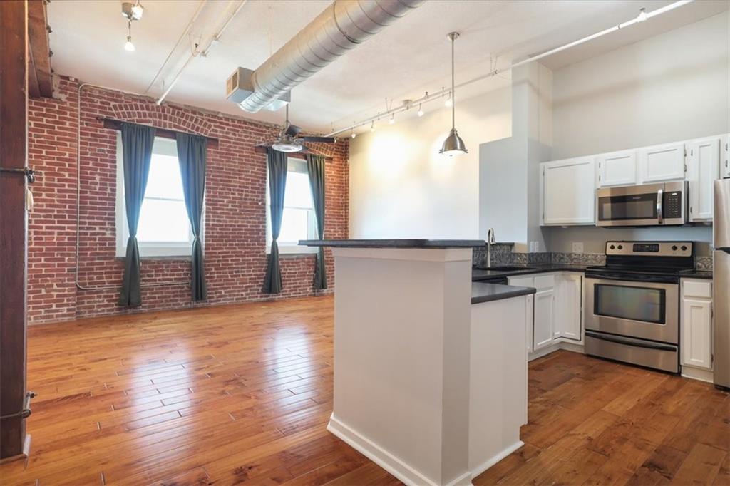 200 MAIN Street 510