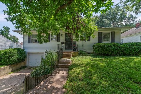 1223 N Pleasant Street, Independence, MO 64050 - #: 2569033