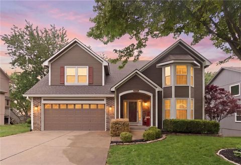Photo of 7511 N Palmer Avenue, Kansas City, MO 64158 (MLS # 2616571)
