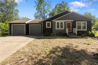 5039 NE Park Lane Kansas City MO 64118