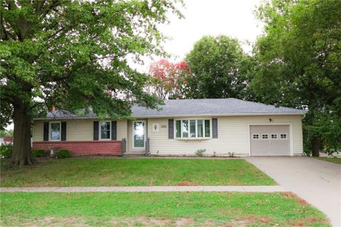 Photo of 901 N Maple Street, Stanberry, MO 64489 (MLS # 2647164)