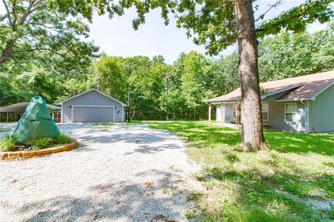 Photo of 28418 Acorn Drive, Urbana, MO 65767 (MLS # 2628210)