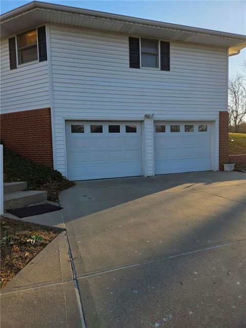Tiny photo for 2428 Little Blue Court, Liberty, MO 64068 (MLS # 2604985)