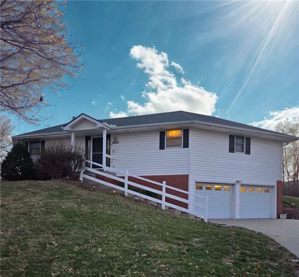 Photo of 2428 Little Blue Court, Liberty, MO 64068 (MLS # 2604985)