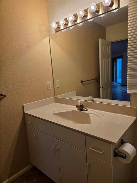 Tiny photo for 2428 Little Blue Court, Liberty, MO 64068 (MLS # 2604985)