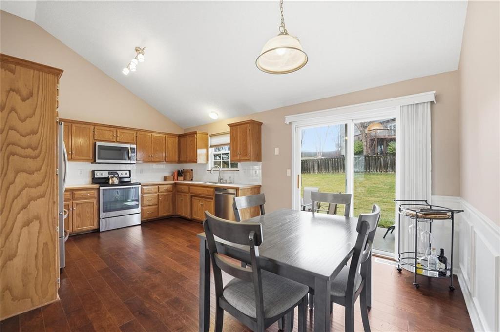 10312 N Cypress Avenue