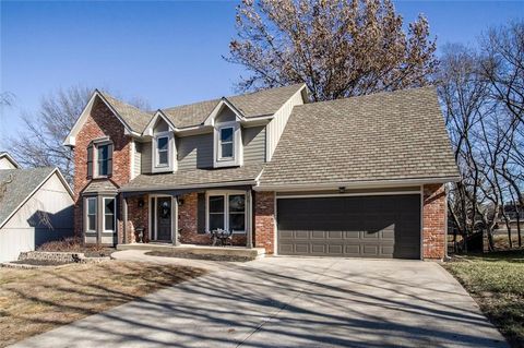 46 NE Shoreview Drive, Lee\'s Summit, MO 64064 - MLS#: 2596502