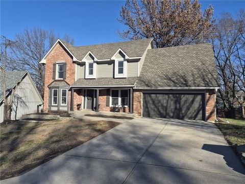 46 NE Shoreview Drive Lee's Summit MO 64064
