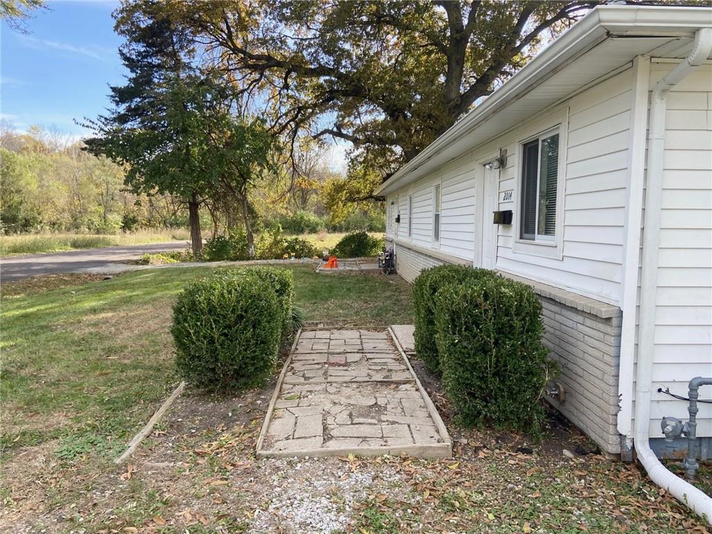 2004/2006 S Hawthorne Avenue