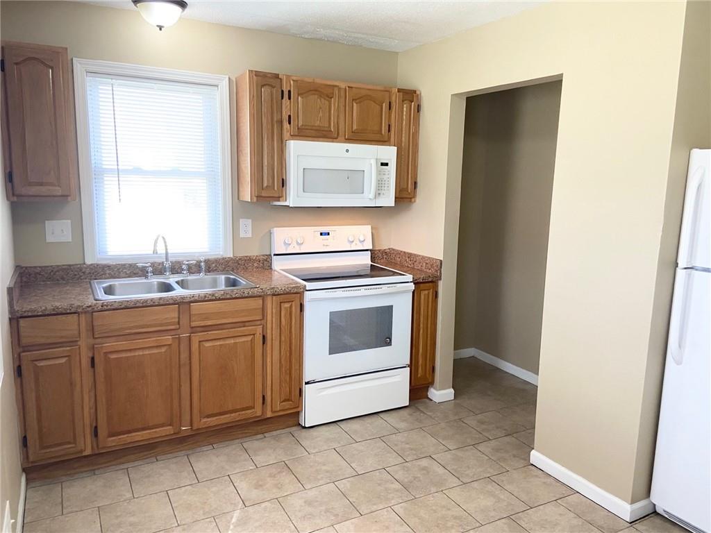 2004/2006 S Hawthorne Avenue