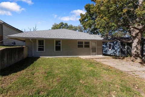 Photo of 1212 Kingman Street, Leavenworth, KS 66048 (MLS # 2646823)