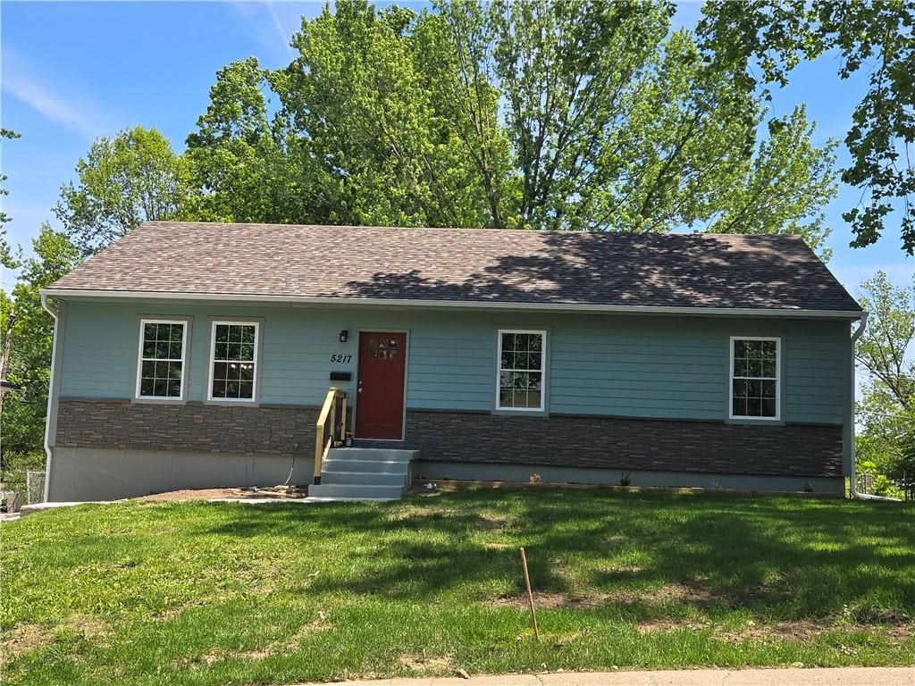Photo of 5217 N Smalley Avenue, Kansas City, MO 64119 (MLS # 2619021)