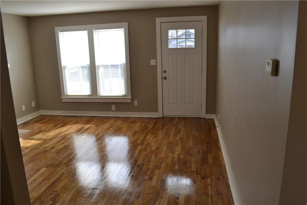 Photo of 1312 S Pearl Street, Independence, MO 64055 (MLS # 2608203)