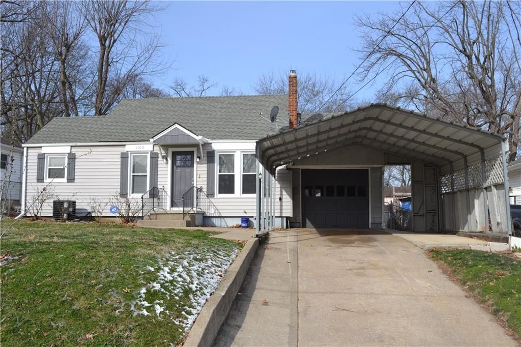 Photo of 1312 S Pearl Street, Independence, MO 64055 (MLS # 2608203)