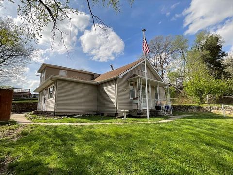 Photo of 1834 S 16th Street, Kansas City, KS 66103 (MLS # 2610038)