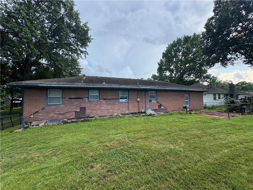 102 NW Redwing Drive