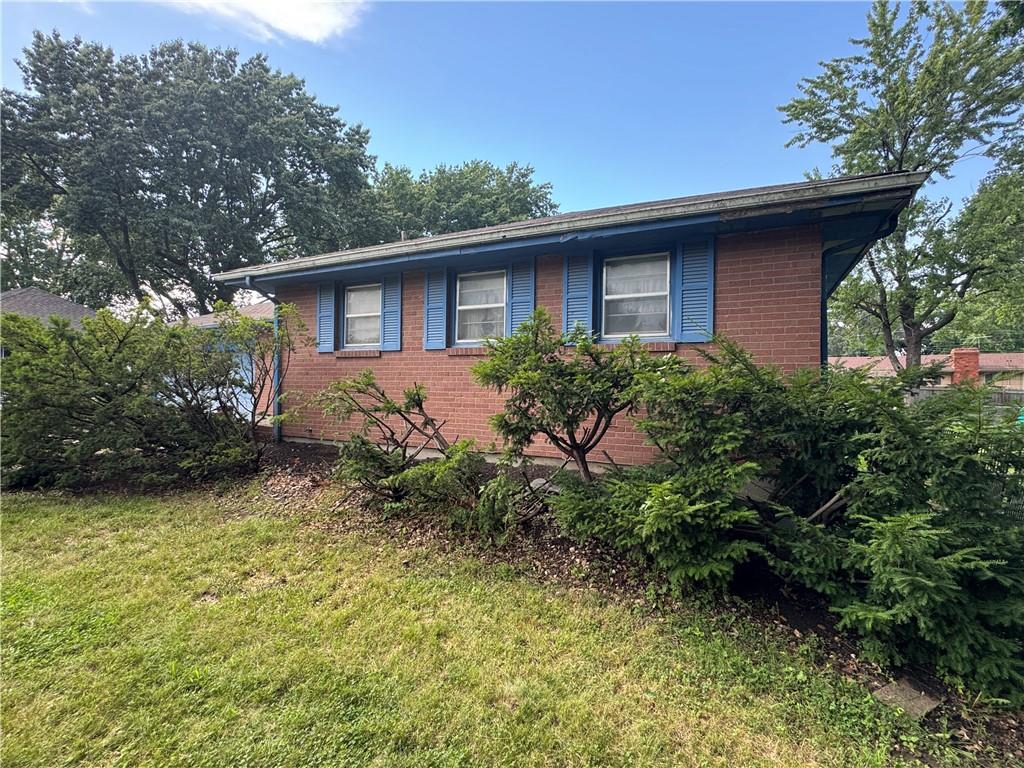 102 NW Redwing Drive