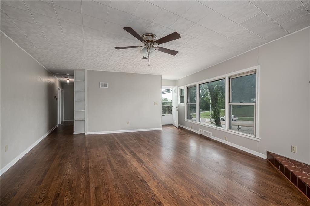 5530 Parallel Parkway