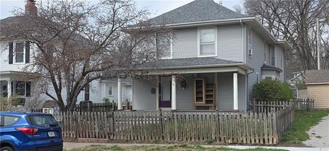 Photo of 306 E Franklin Street, Liberty, MO 64068 (MLS # 2610248)