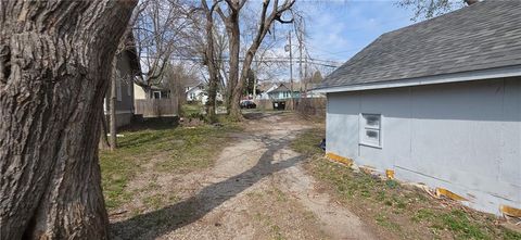 Tiny photo for 306 E Franklin Street, Liberty, MO 64068 (MLS # 2610248)