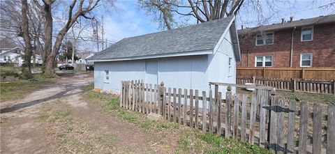 Tiny photo for 306 E Franklin Street, Liberty, MO 64068 (MLS # 2610248)