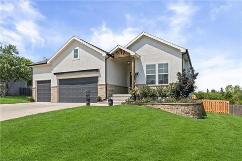 Photo of 14178 S Pickering Street, Olathe, KS 66061 (MLS # 2636502)