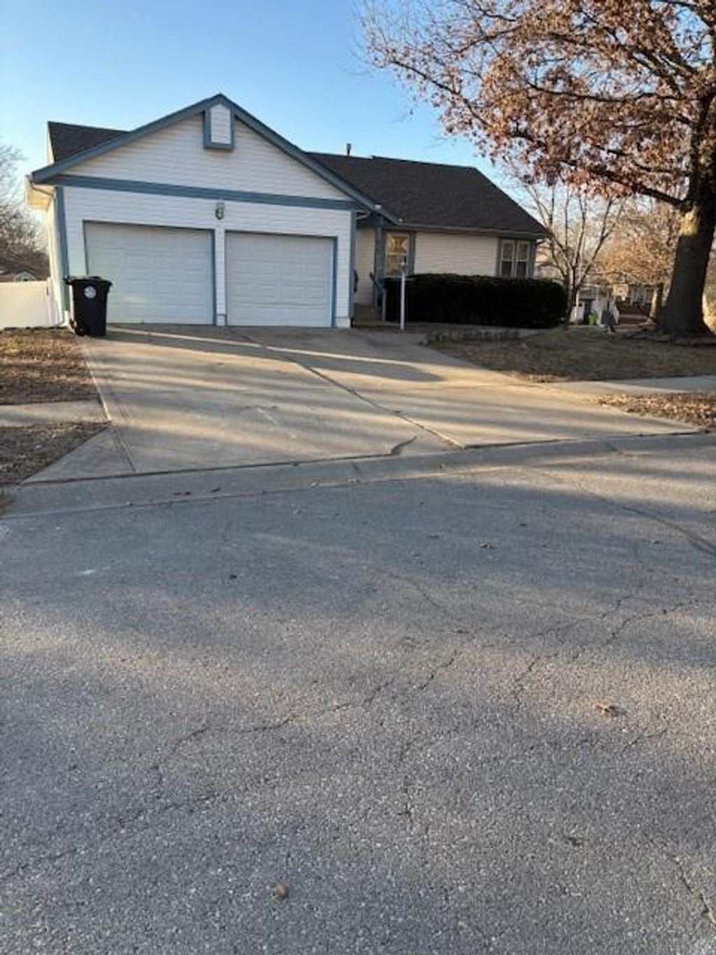 Photo of 818 Autumn Drive, Belton, MO 64012 (MLS # 2592152)