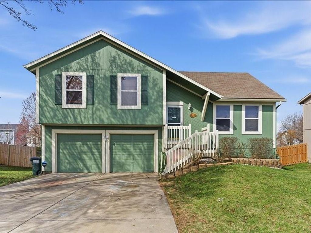 Photo of 17340 S Ingrid Street, Gardner, KS 66030 (MLS # 2607533)