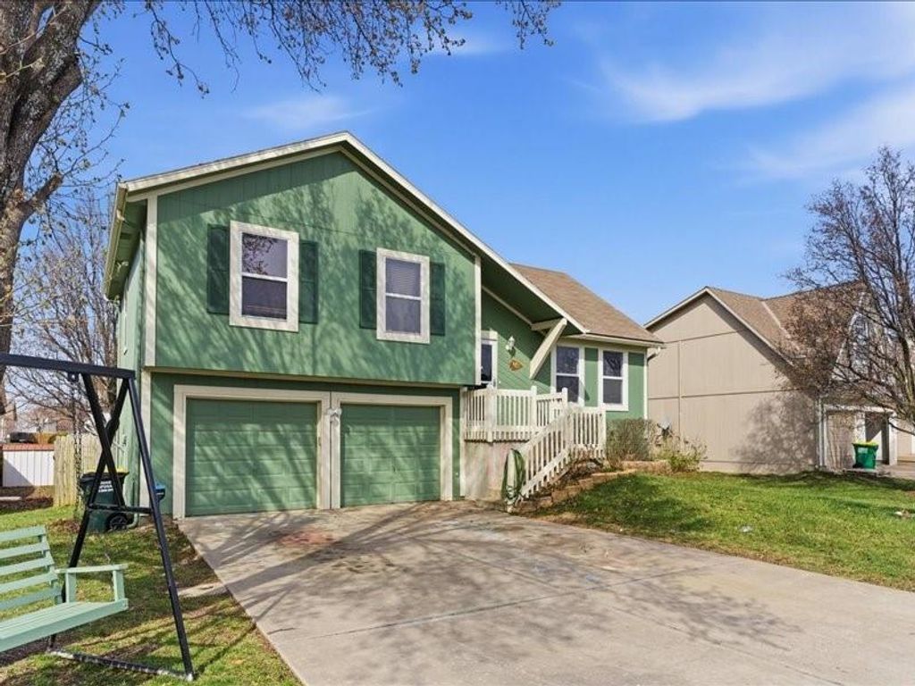 Photo of 17340 S Ingrid Street, Gardner, KS 66030 (MLS # 2607533)