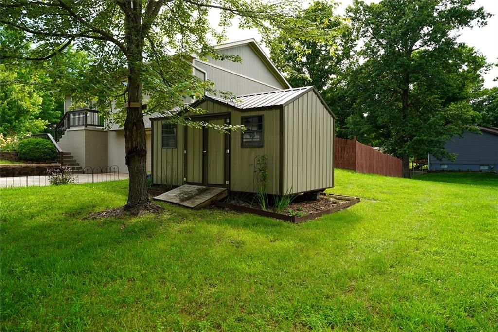 Photo of 211 SE 51 Road, Warrensburg, MO 64093 (MLS # 2623609)