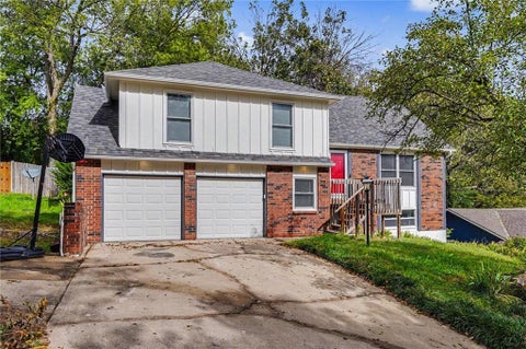 Photo of 3212 Longhorn Drive, Lawrence, KS 66049 (MLS # 2647427)