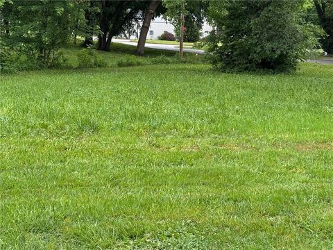 Cowell Street Paola KS 66071
