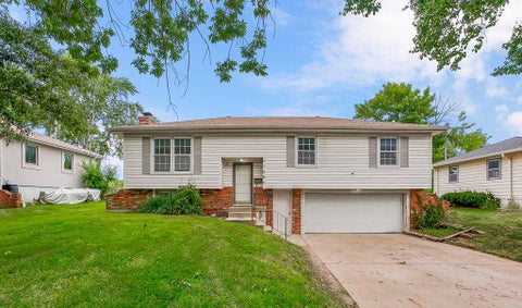 Photo of 11204 W 51st Terrace, Shawnee, KS 66203 (MLS # 2640604)