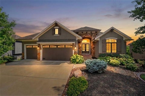 Photo of 10423 W 168th Terrace, Overland Park, KS 66221 (MLS # 2641206)