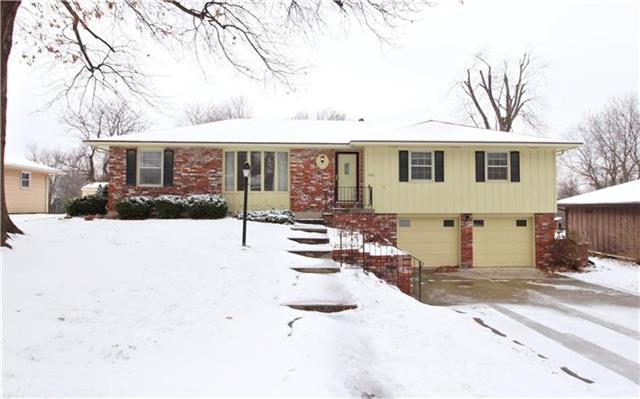 Photo 1 of 20 — 1504 NE 57TH Terrace, Gladstone, MO 64118