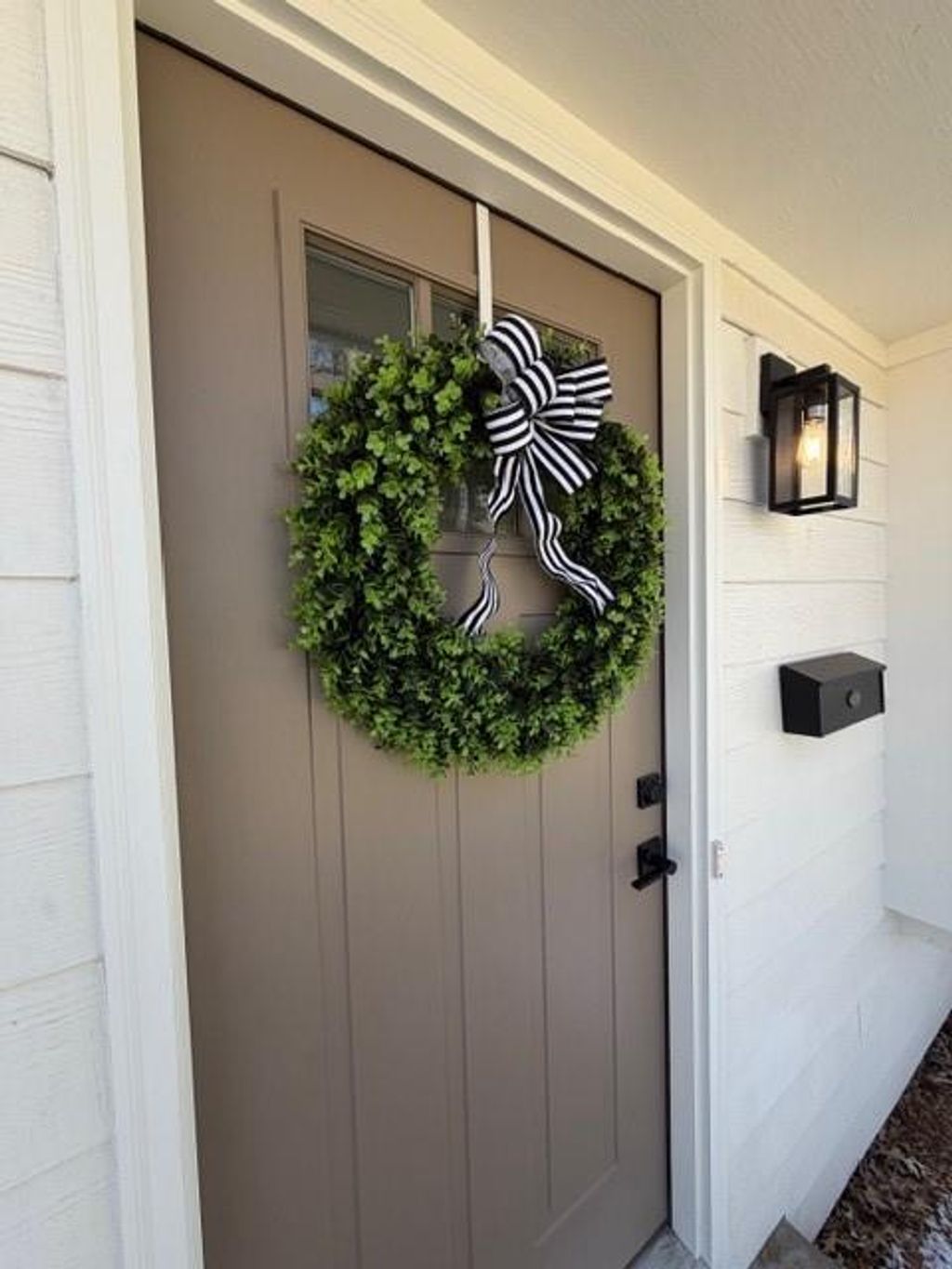 Photo of 619 E 109th Street, Kansas City, MO 64131 (MLS # 2607351)