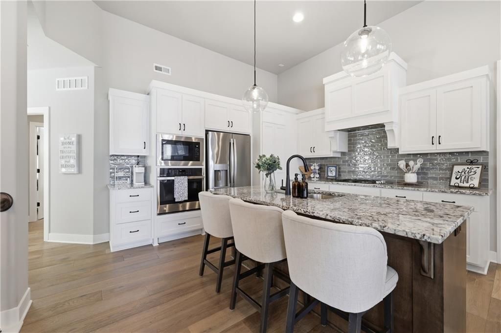 Photo of 2617 SW Hook Farm Lane, Lees Summit, MO 64082 (MLS # 2598221)