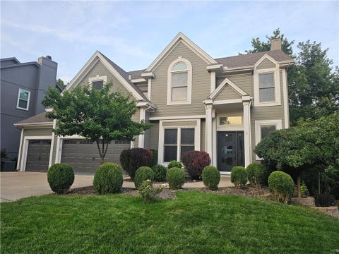 Photo of 13916 W 72nd Street, Shawnee, KS 66216 (MLS # 2628070)