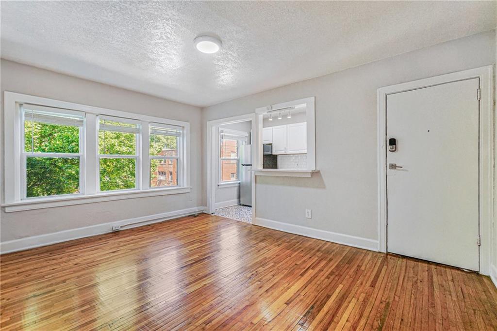 806 W 38th Street