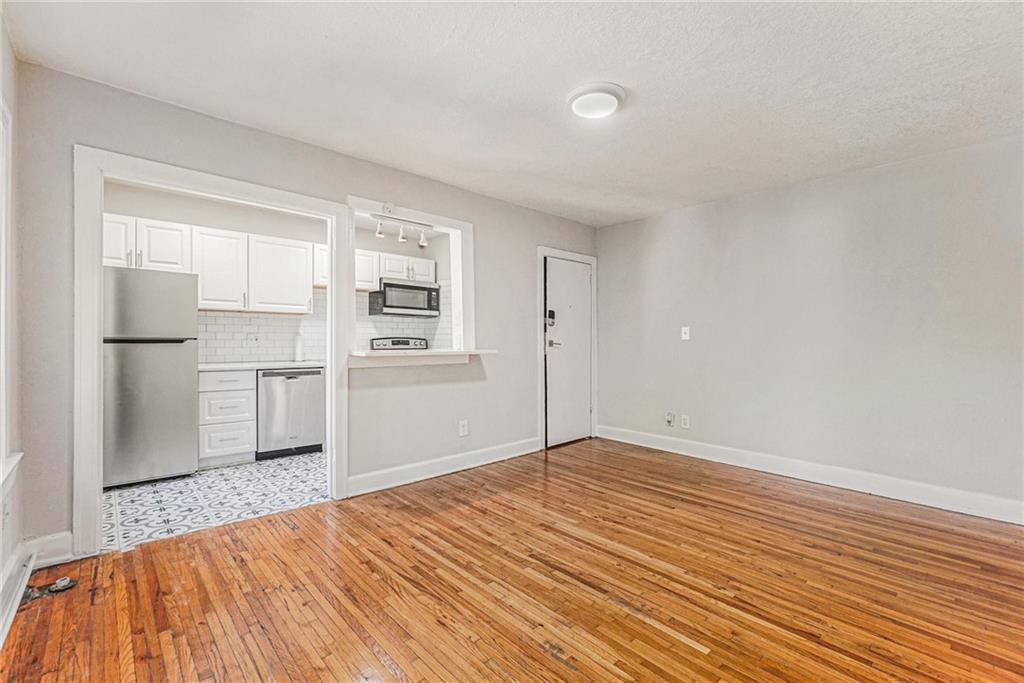 806 W 38th Street
