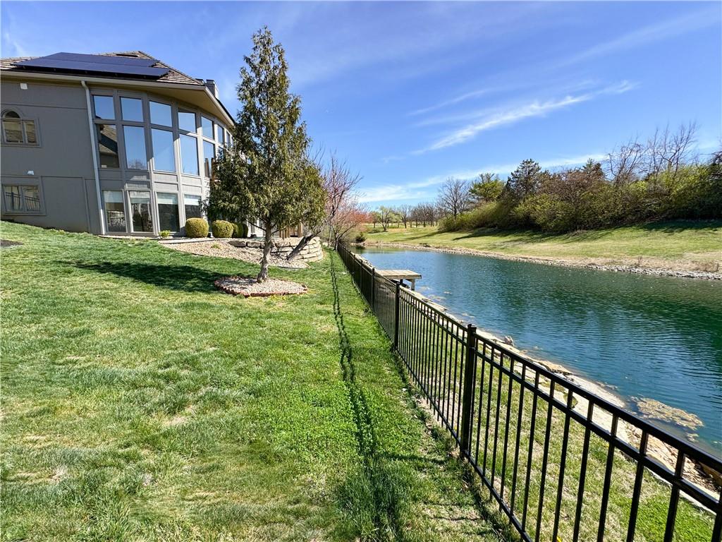 613 NE Persimmons Circle