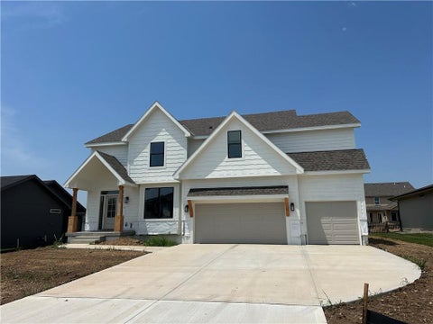Photo of 2614 SW Firefly Lane, Lees Summit, MO 64082 (MLS # 2605534)
