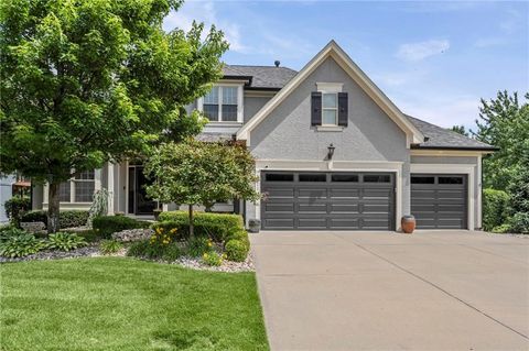 Photo of 5211 Kenton Street, Shawnee, KS 66226 (MLS # 2622285)