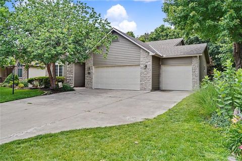 Photo of 3238 Huntington Road, Lawrence, KS 66049 (MLS # 2627680)