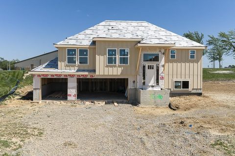 Photo of 15580 Sheridan Court, Basehor, KS 66007 (MLS # 2615627)