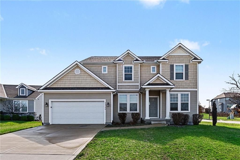 Photo of 23729 W 92nd Terrace, Lenexa, KS 66227 (MLS # 2606038)