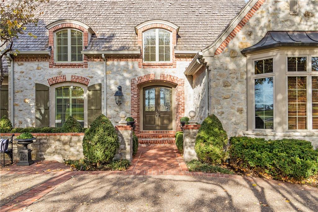 360 E Loch Lloyd Parkway