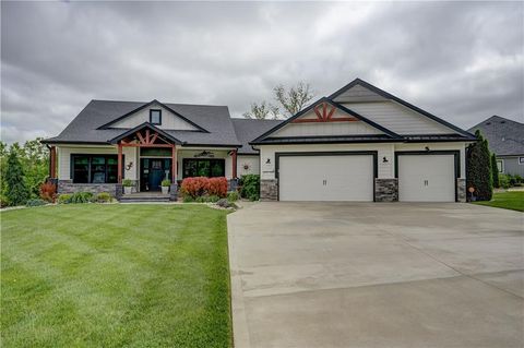 Photo of 4 Black Hawk Drive, Lake Winnebago, MO 64034 (MLS # 2617747)