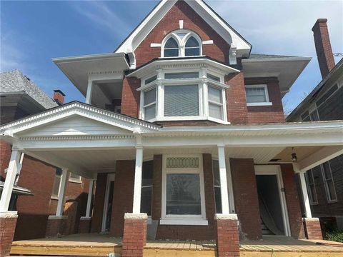 2221-2223 Jones Street St Joseph MO 64506
