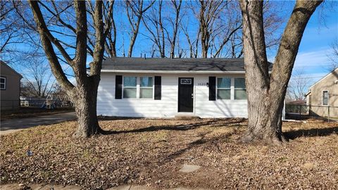 1820 N Vista Drive, Independence, MO 64058 - MLS#: 2595252